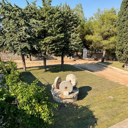 Masseria Santella Bed & Breakfast 4*