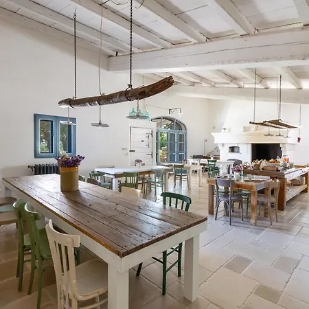 Nocleg ze śniadaniem Masseria Santella 4*
